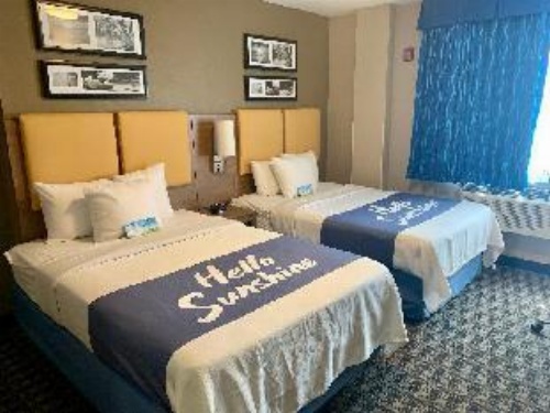 Days Inn by Wyndham Brooklyn Borough Park image 1